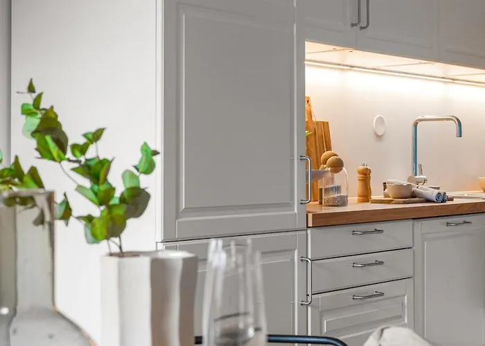 Huge Luxury - & Prime Location Apartament