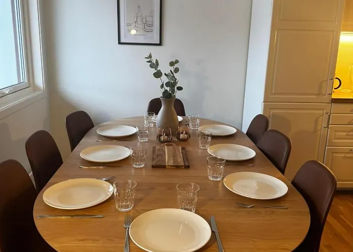 Huge Luxury - & Prime Location Apartament *