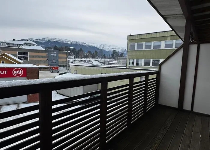 Huge Luxury Apartment - Central & Prime Location *